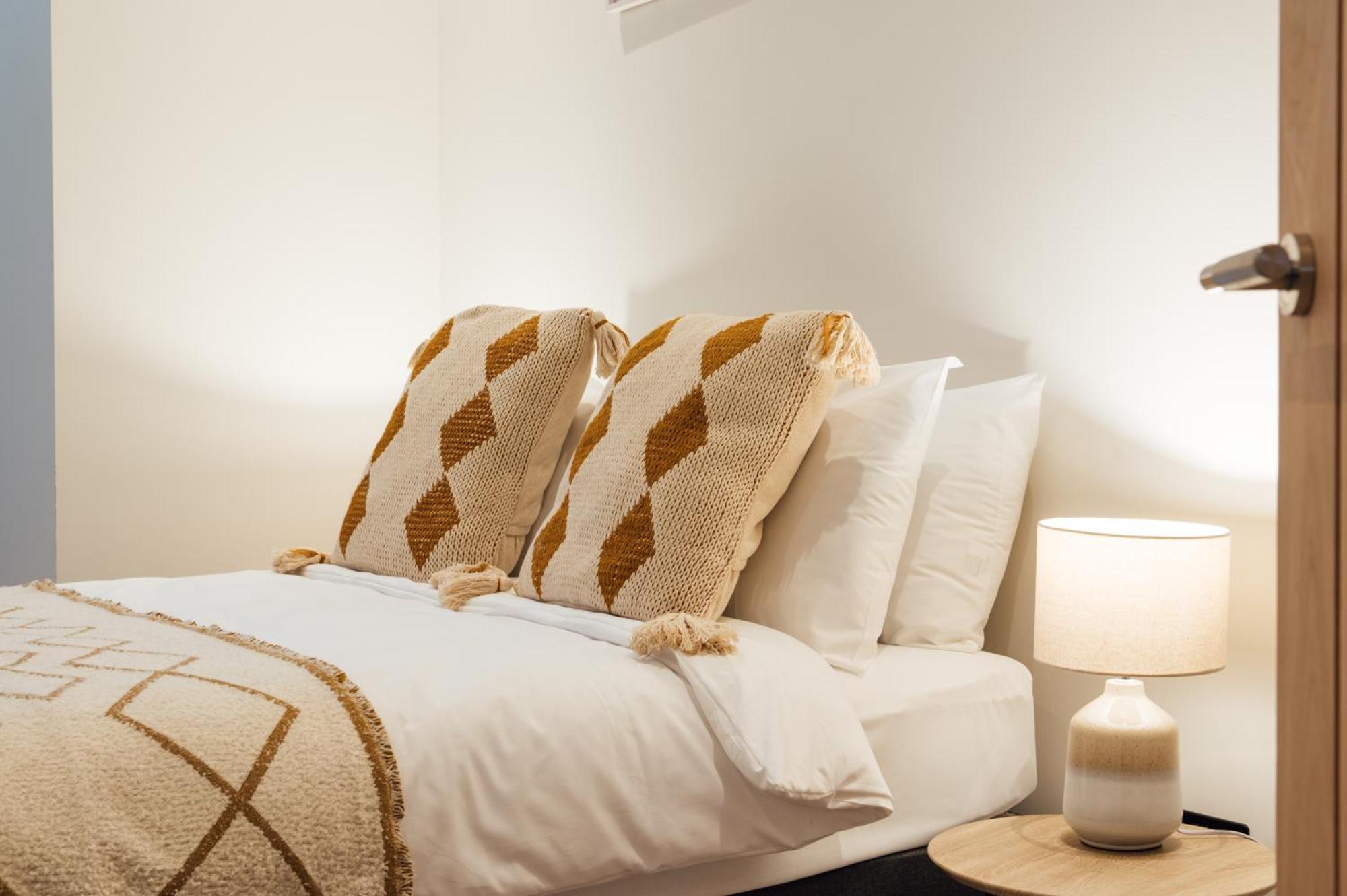 Luxurious & Modern In Honor Oak Londra
